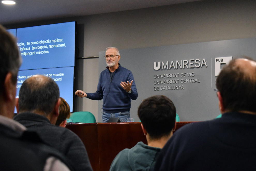 Ramon López de Mántaras durant la seva conferència a UManresa